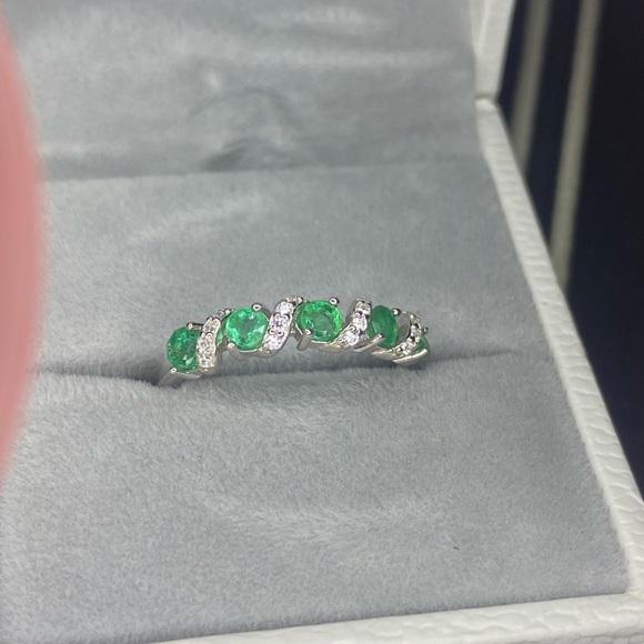 Natural Emerald Ring - Picture 9 of 11